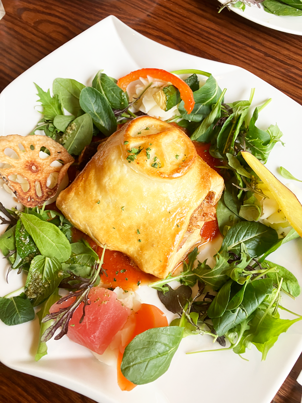 PENNY LANE　つくば　茨城地養鶏のモッツアレラパイ包み