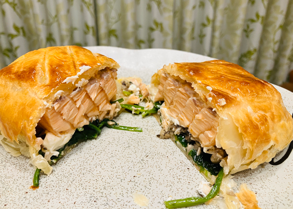 サーモンパイ包み焼き 自家製レモンのバターソース 冷凍シーフードミックスチャウダー ナス大葉ソースのカルパッチョ