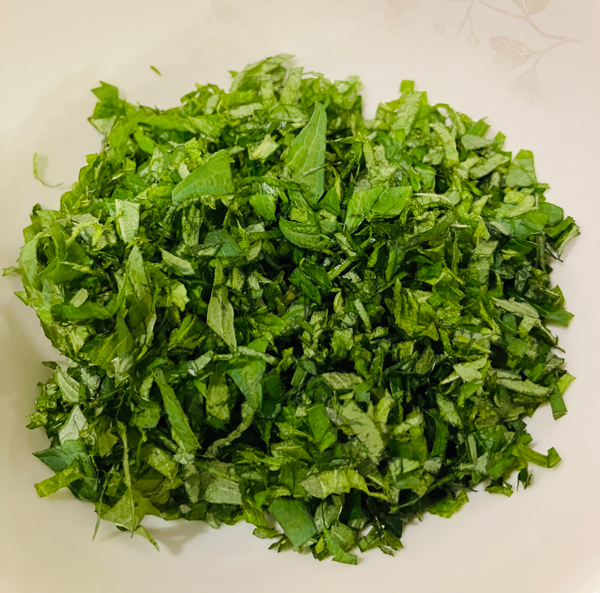 大葉ジェノベーゼソースのナスカルパッチョ