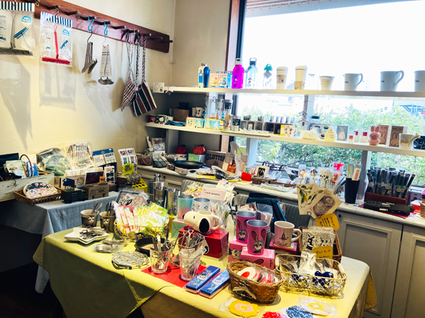 マカロニ市場 松戸店 メニュー　店内入口　雑貨