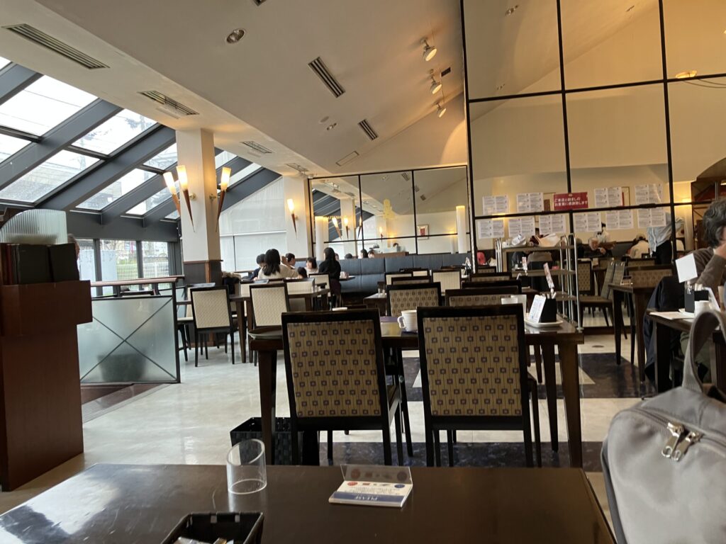 ベーカリーレストランサンマルク松戸常盤平店 テーブル席 ゆったり空間