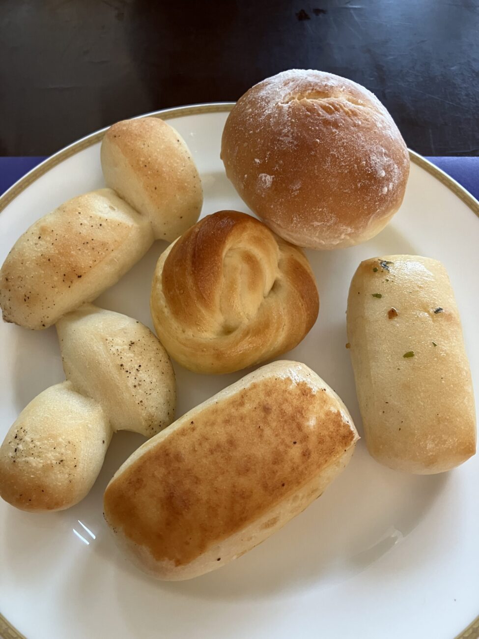 ベーカリーレストランサンマルク松戸常盤平店 パン食べ放題 焼きたてパン 豊富な種類