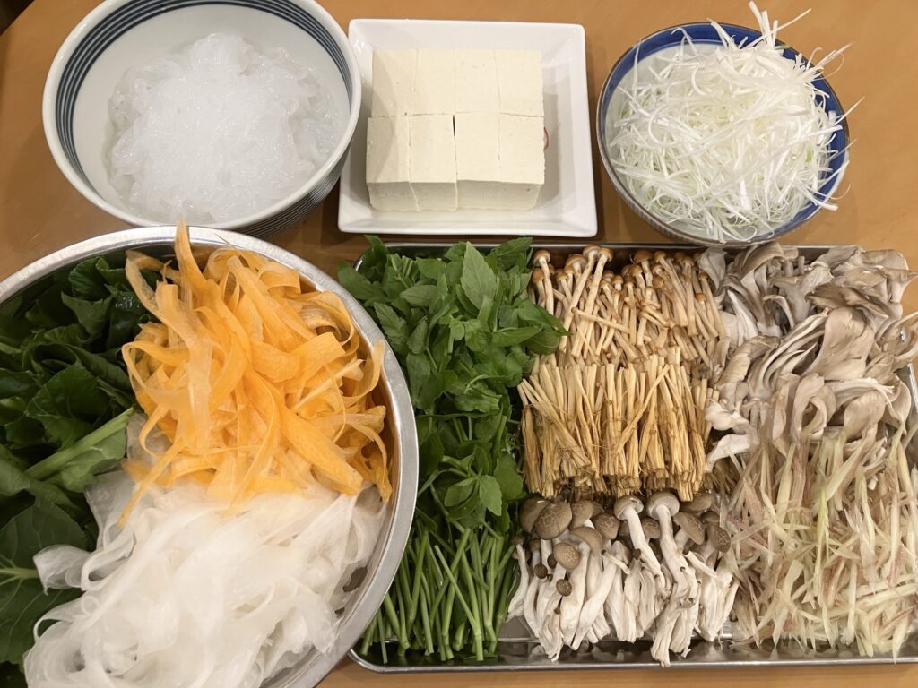 鹿肉　しゃぶしゃぶ　スライス　蝦夷鹿　北海道産　ジビエ　ロース　モモ 　野菜